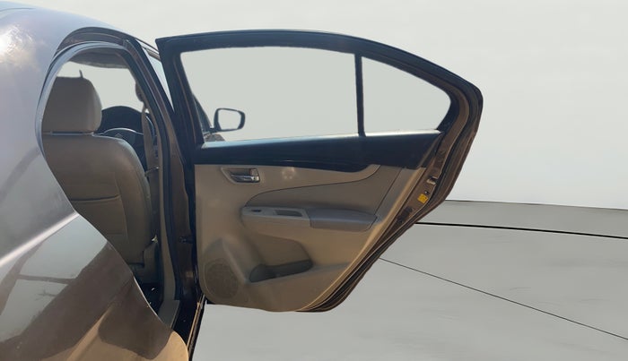 2015 Maruti Ciaz ZDI+ SHVS, Diesel, Manual, 64,541 km, RHS Rear Door