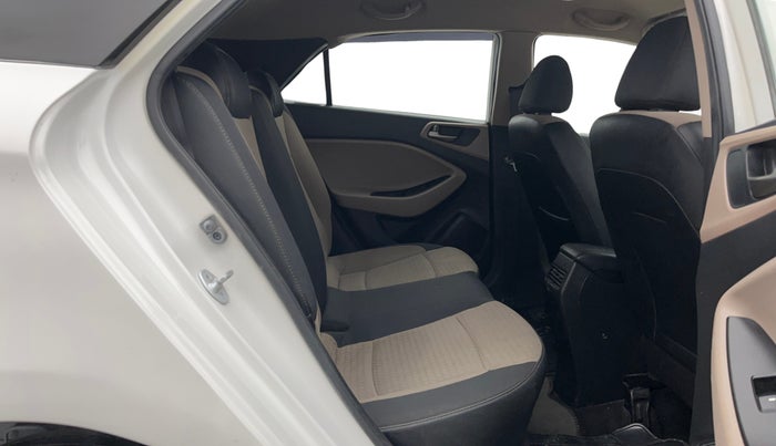 2017 Hyundai Elite i20 MAGNA EXECUTIVE 1.2, Petrol, Manual, 49,965 km, Right Side Rear Door Cabin