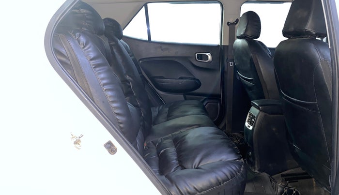 2020 Hyundai VENUE SX 1.5 CRDI, Diesel, Manual, 91,838 km, Right Side Rear Door Cabin