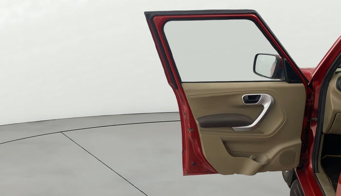 2016 Mahindra TUV300 T8 AMT, Diesel, Automatic, 81,360 km, LHS Front Door