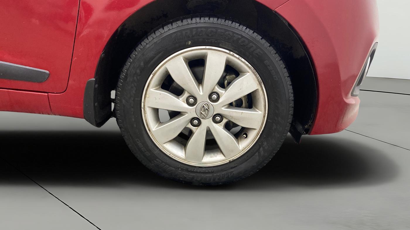 2016 Hyundai Xcent SX 1.2, Petrol, Manual, 96,117 km, Right Front Wheel
