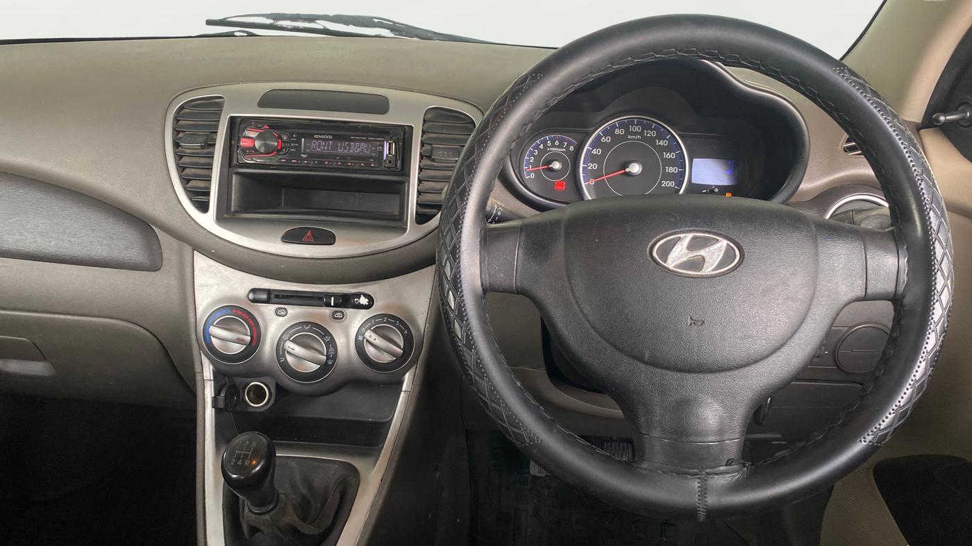 2014 Hyundai i10 MAGNA 1.1, Petrol, Manual, 1,31,589 km, Steering Wheel Close Up