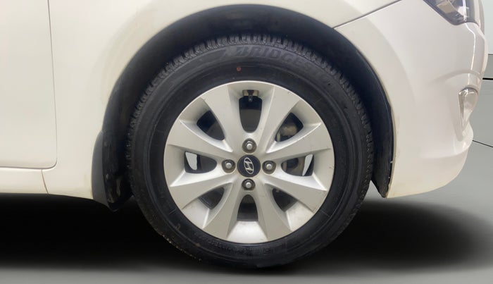 2015 Hyundai Verna FLUIDIC 4S 1.6 VTVT S, Petrol, Manual, 70,903 km, Right Front Wheel