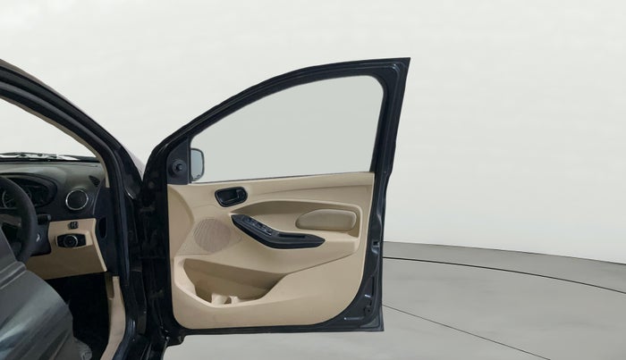 2015 Ford Figo Aspire TITANIUM 1.2 PETROL, CNG, Manual, 73,637 km, RHS Front Door