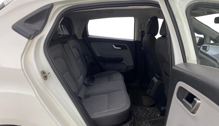 2020 Tata ALTROZ XZ PETROL, Petrol, Manual, 61,590 km, Right Side Rear Door Cabin