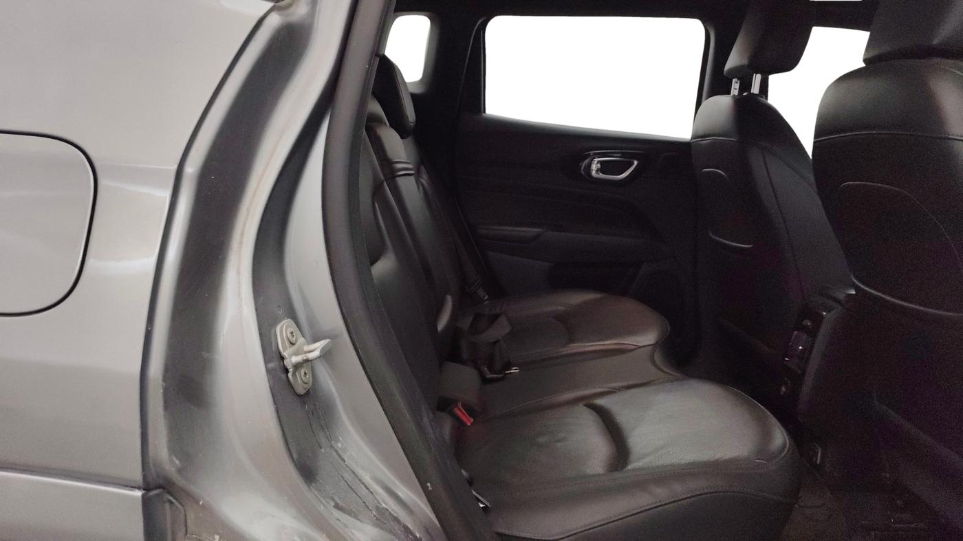 2021 Jeep Compass MODEL S (O) DIESEL 4X4 AT, Diesel, Automatic, 66,369 km, Right Side Rear Door Cabin