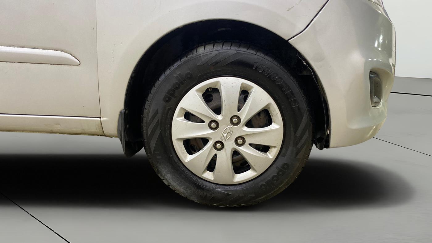 2013 Hyundai i10 SPORTZ 1.2 AT, Petrol, Automatic, 38,013 km, Right Front Wheel