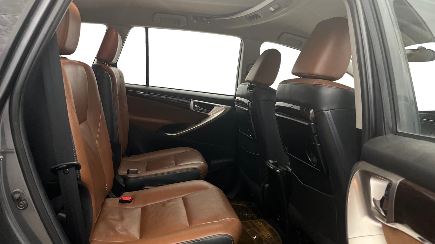 2019 Toyota Innova Crysta 2.7 ZX AT 7 STR, Petrol, Automatic, 66,049 km, Right Side Rear Door Cabin