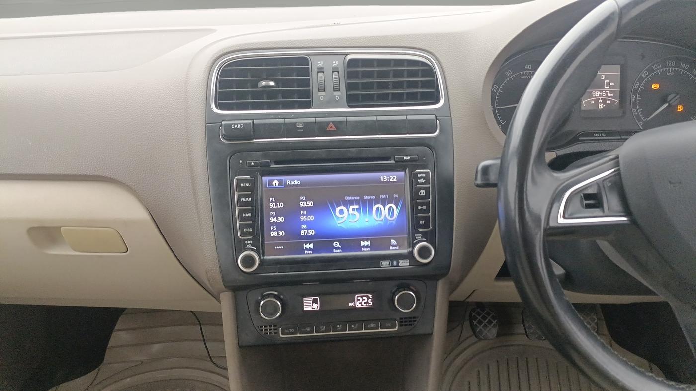 2015 Skoda Rapid ELEGANCE 1.6 MPI MT, Petrol, Manual, 98,452 km, Air Conditioner