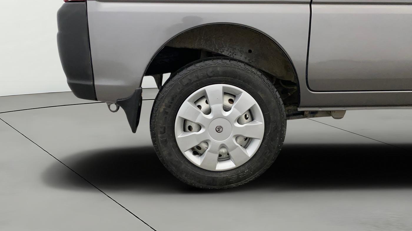 2024 Maruti Eeco 7 STR STD 1.2, Petrol, Manual, 42,191 km, Right Rear Wheel