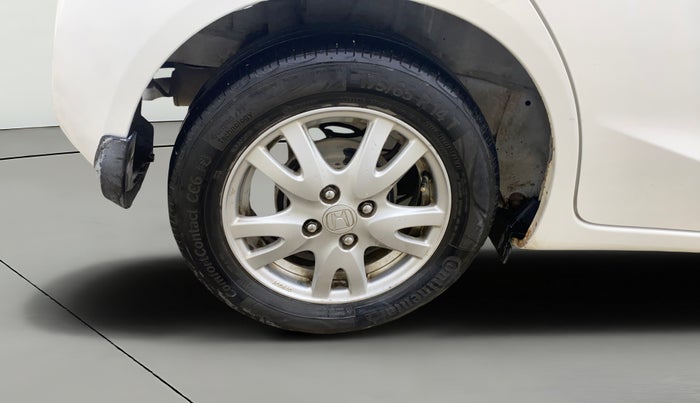 2017 Honda Brio VX MT, Petrol, Manual, 75,298 km, Right Rear Wheel