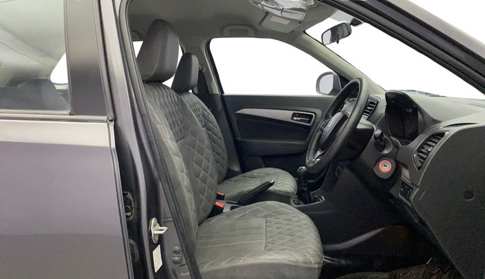 2017 Maruti Vitara Brezza ZDI, Diesel, Manual, 55,290 km, Right Side Front Door Cabin