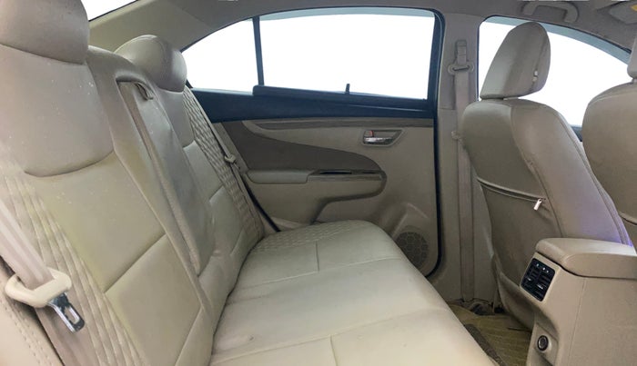2018 Maruti Ciaz DELTA 1.5 SHVS MT PETROL, Petrol, Manual, 1,11,327 km, Right Side Rear Door Cabin