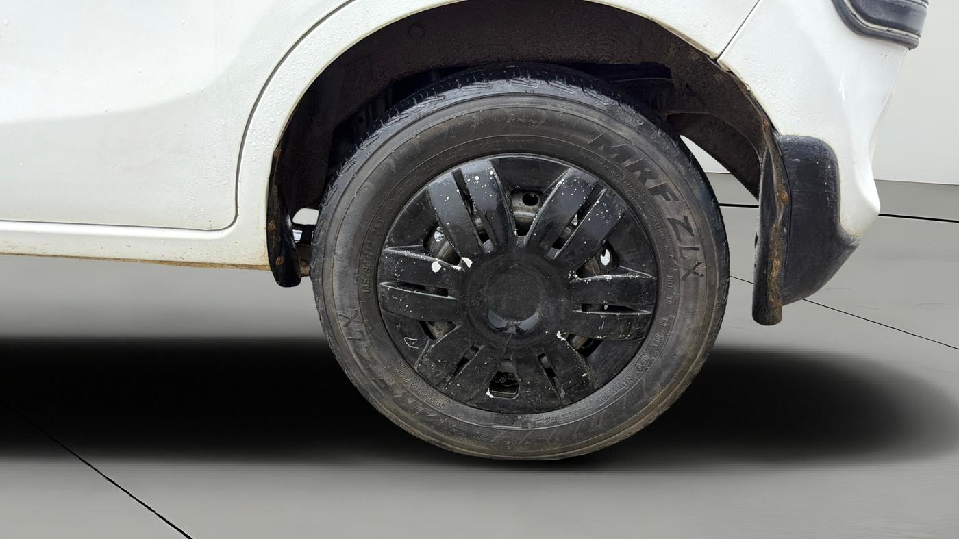 2016 Maruti Alto 800 LXI, CNG, Manual, 60,696 km, Left Rear Wheel
