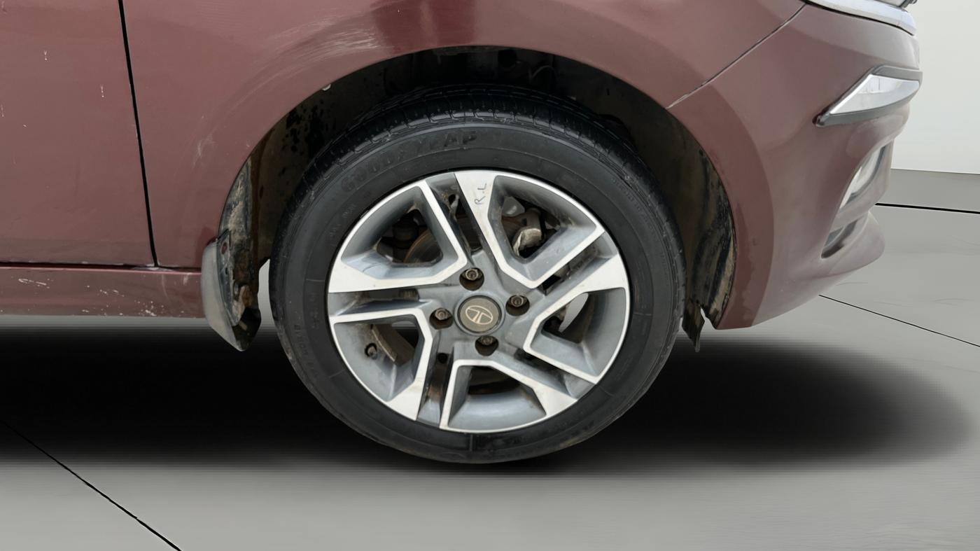 2023 Tata TIGOR XZA PLUS PETROL, Petrol, Automatic, 21,284 km, Right Front Wheel