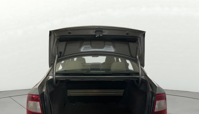 2014 Skoda Rapid AMBITION 1.6 MPI MT PLUS, Petrol, Manual, 61,039 km, Boot Door Open