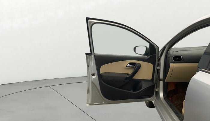 2014 Volkswagen Polo HIGHLINE1.2L, Petrol, Manual, 1,28,170 km, LHS Front Door