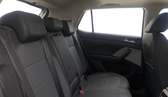 2022 Skoda KUSHAQ STYLE 1.5L TSI MT, Petrol, Manual, 15,817 km, Right Side Rear Door Cabin