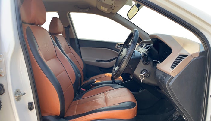 2017 Hyundai Elite i20 SPORTZ 1.2, Petrol, Manual, 58,247 km, Right Side Front Door Cabin