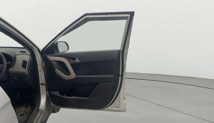 2016 Hyundai Creta SX PLUS 1.6 PETROL, CNG, Manual, 1,14,301 km, RHS Front Door