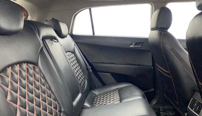 2016 Hyundai Creta SX PLUS 1.6 PETROL, Petrol, Manual, 59,728 km, Right Side Rear Door Cabin