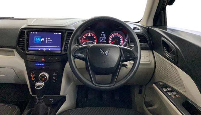 2023 Mahindra XUV300 W4 1.2 PETROL, Petrol, Manual, 30,416 km, Steering Wheel Close Up