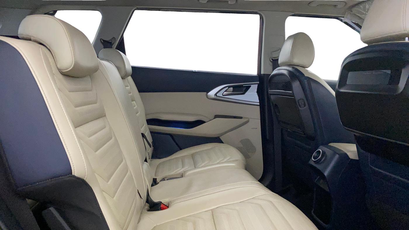 2022 KIA CARENS LUXURY PLUS 1.4 PETROL DCT 7 STR, Petrol, Automatic, 37,117 km, Right Side Rear Door Cabin