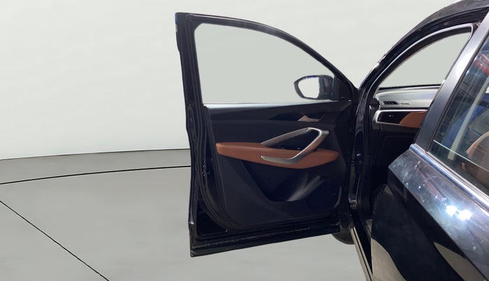2021 MG HECTOR PLUS SHARP 1.5 PETROL TURBO HYBRID MT 6-STR, Petrol, Manual, 27,661 km, LHS Front Door
