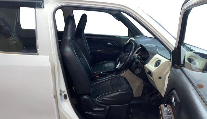 2019 Maruti New Wagon-R VXI 1.0, CNG, Manual, 94,250 km, Right Side Front Door Cabin