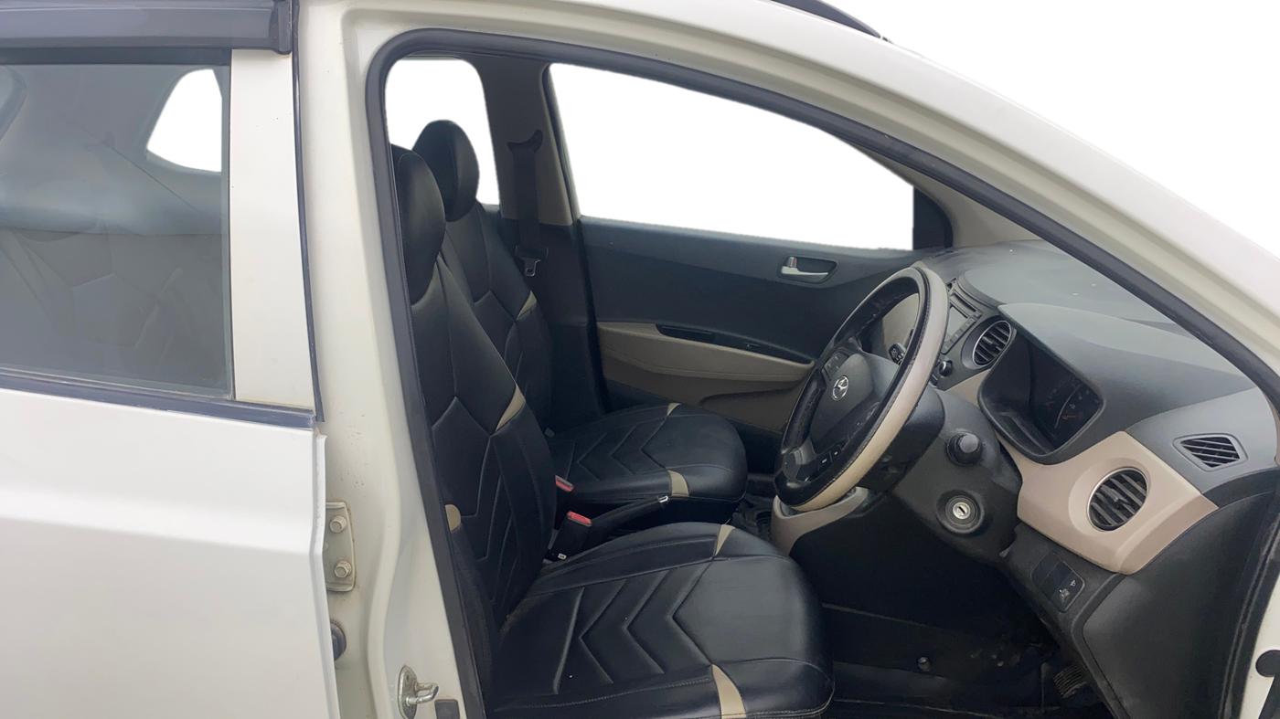2015 Hyundai Grand i10 SPORTZ 1.2 KAPPA VTVT, Petrol, Manual, 30,336 km, Right Side Front Door Cabin