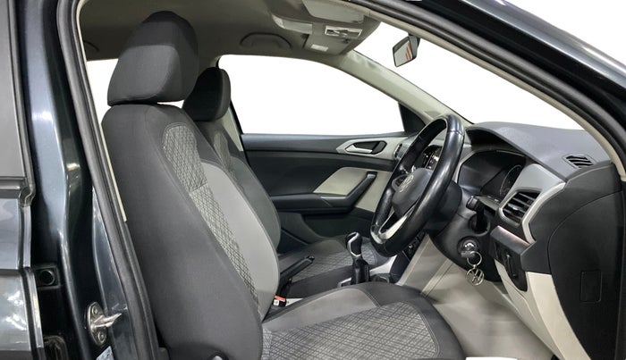 2022 Volkswagen TAIGUN HIGHLINE 1.0 TSI MT, Petrol, Manual, 21,476 km, Right Side Front Door Cabin