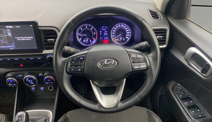 2019 Hyundai VENUE SX(O) 1.4 CRDI, Diesel, Manual, 1,27,192 km, Steering Wheel Close Up