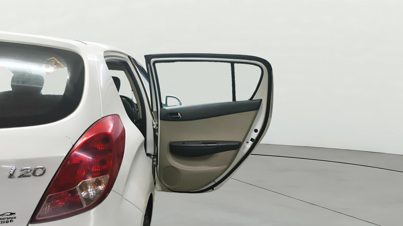 2013 Hyundai i20 SPORTZ 1.2, CNG, Manual, 90,988 km, RHS Rear Door