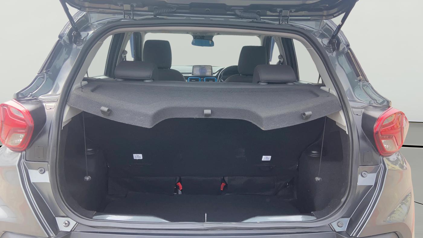 2024 Tata PUNCH Creative Dual Tone MT Sunroof, Petrol, Manual, 25,540 km, Boot Open Zoomed View