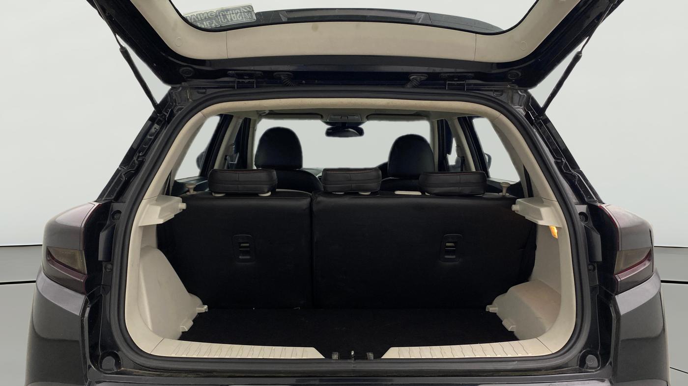 2019 Mahindra XUV300 W8 (O) 1.2 PETROL, Petrol, Manual, 82,849 km, Boot Open Zoomed View