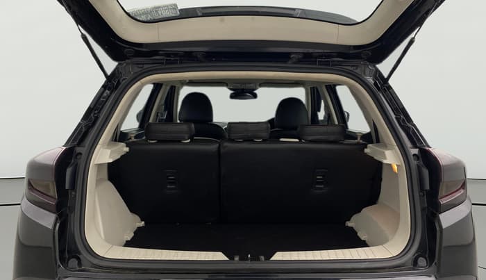 2019 Mahindra XUV300 W8 (O) 1.2 PETROL, Petrol, Manual, 82,849 km, Boot Open Zoomed View