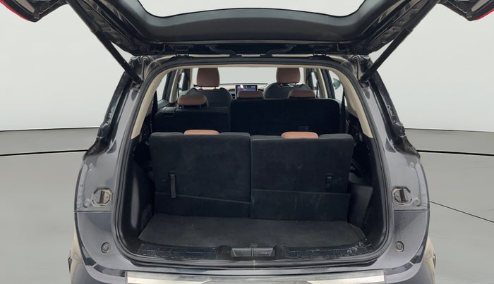 2024 MG HECTOR PLUS SHARP PRO 1.5 PETROL TURBO CVT 7 STR, Petrol, Automatic, 19,328 km, Boot Open Zoomed View