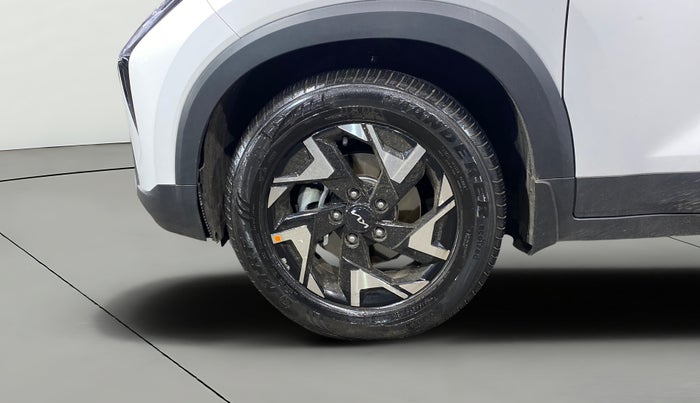 2025 KIA SONET HTK PLUS 1.2 PETROL MT, Petrol, Manual, 1,804 km, Left Front Wheel