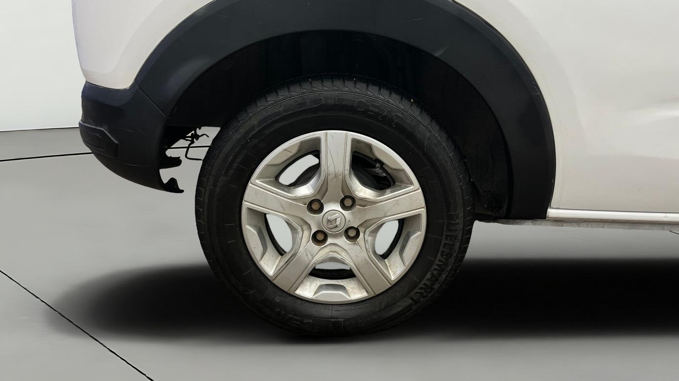 2019 Renault TRIBER RXZ, CNG, Manual, 31,175 km, Right Rear Wheel