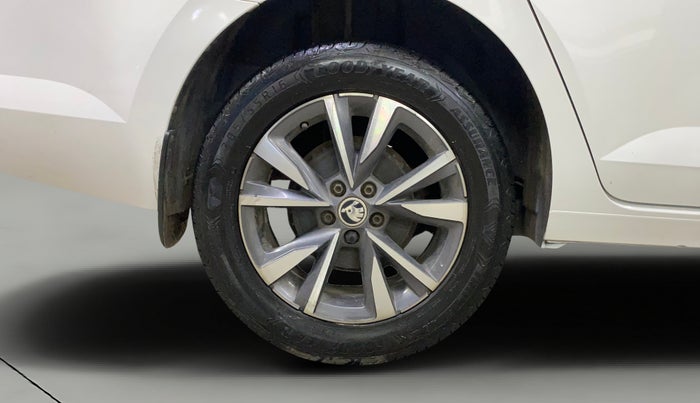 2022 Skoda SLAVIA STYLE 1.0L TSI AT, Petrol, Automatic, 33,393 km, Right Rear Wheel