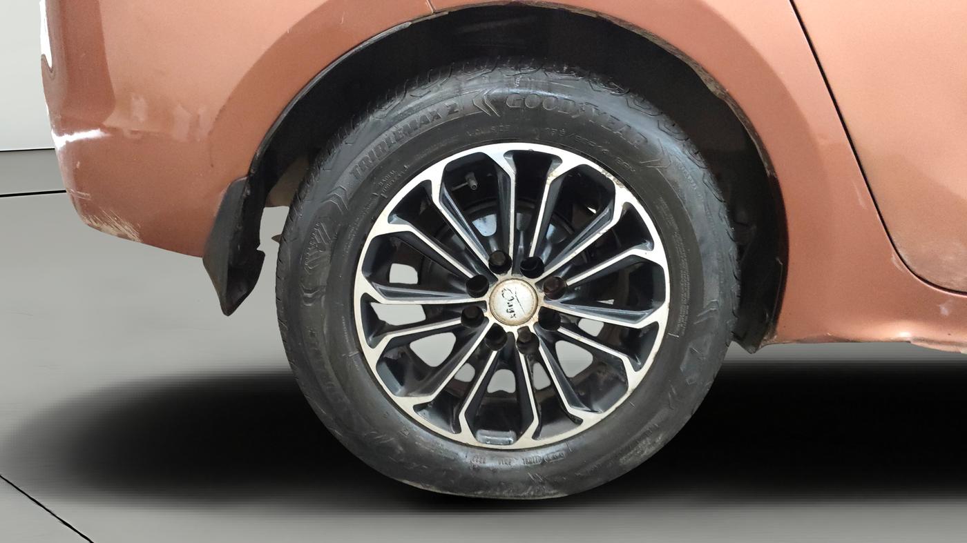 2018 Tata TIGOR XTA PETROL, CNG, Automatic, 52,808 km, Right Rear Wheel