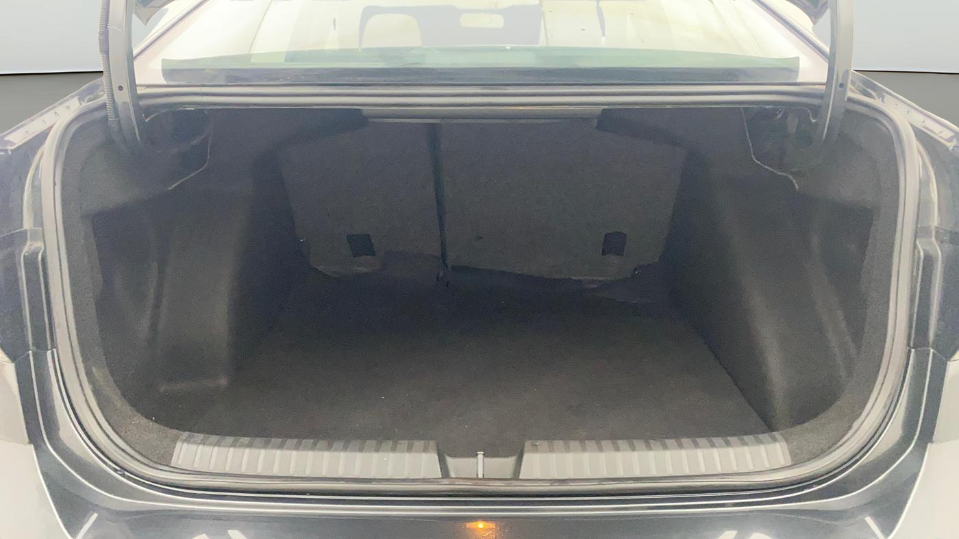 2024 Volkswagen VIRTUS HIGHLINE TSI 1.0 AT, Petrol, Automatic, 15,985 km, Boot Open Zoomed View