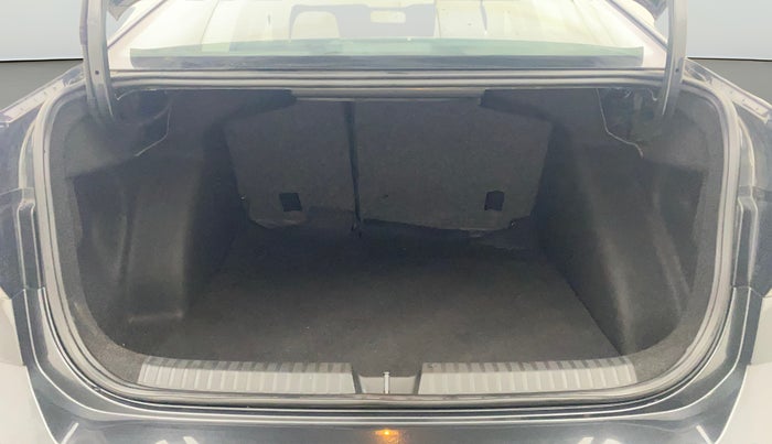 2024 Volkswagen VIRTUS HIGHLINE TSI 1.0 AT, Petrol, Automatic, 15,985 km, Boot Open Zoomed View