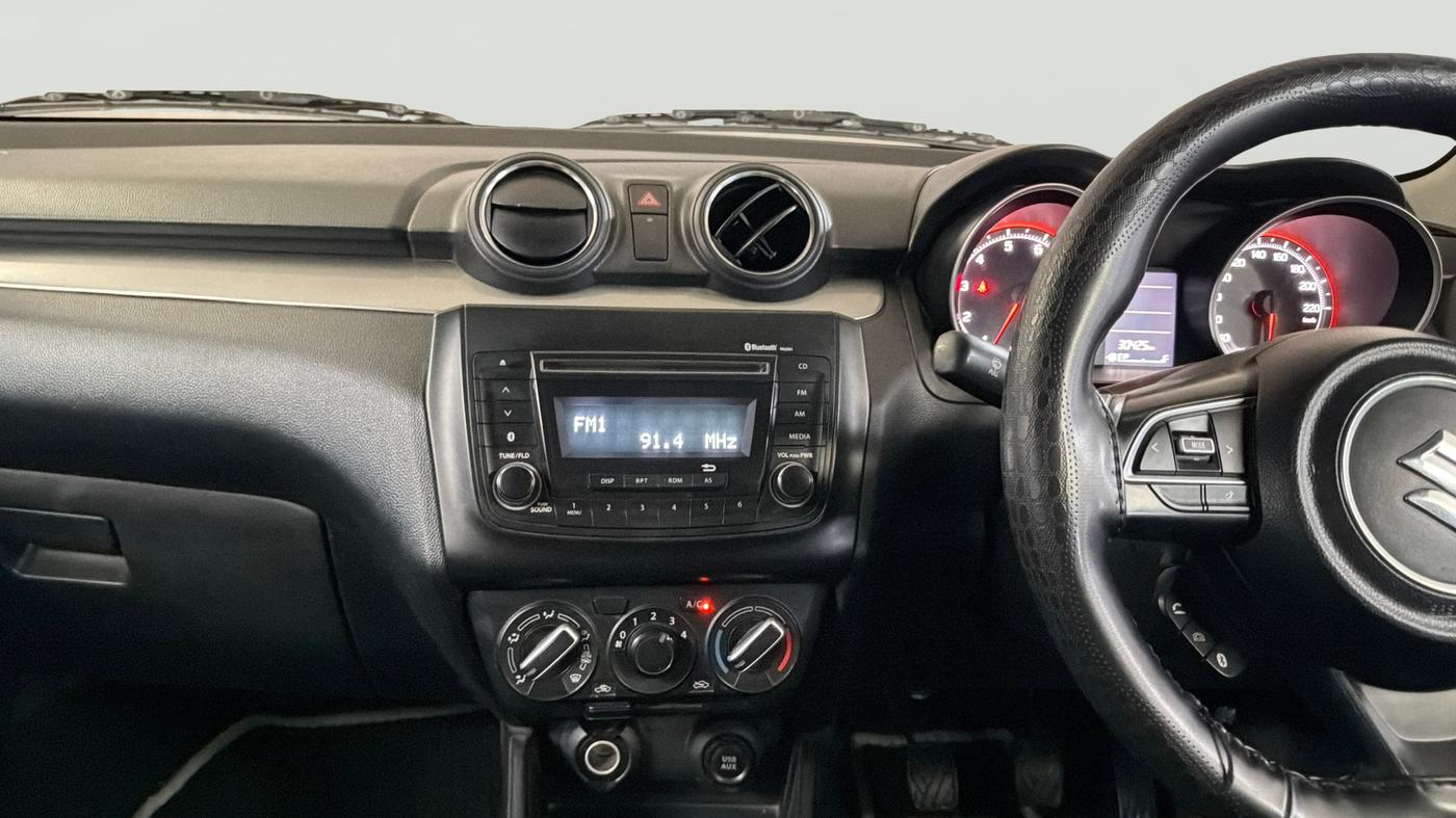 2020 Maruti Swift VXI, Petrol, Manual, 30,411 km, Air Conditioner