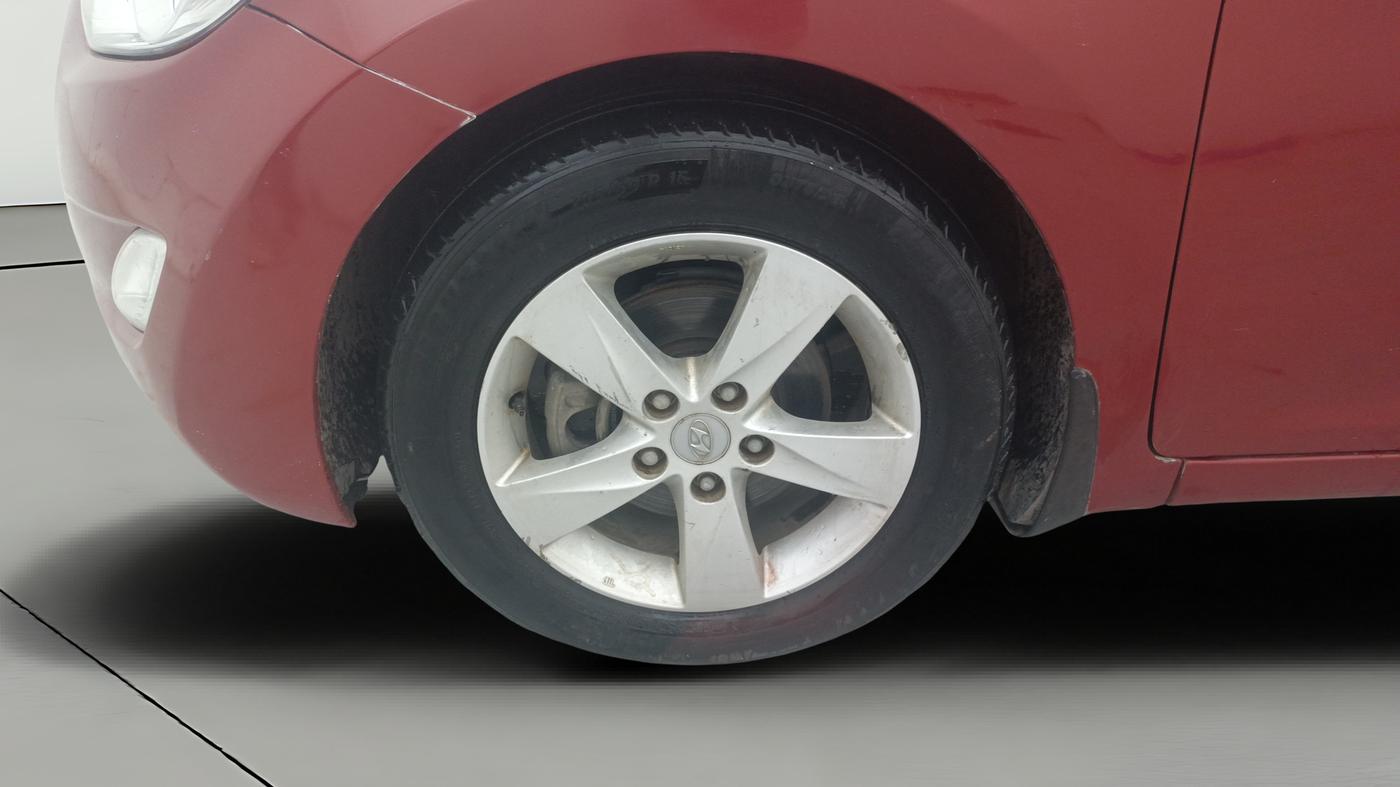2013 Hyundai New Elantra 1.8 SX MT VTVT, Petrol, Manual, 1,25,457 km, Left Front Wheel