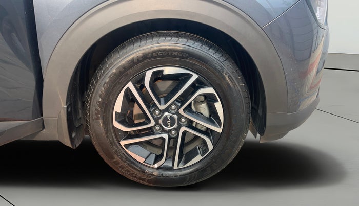 2023 KIA CARENS  PRESTIGE PLUS 1.5 TURBO PETROL DCT 7 STR, Petrol, Automatic, 50,357 km, Right Front Wheel