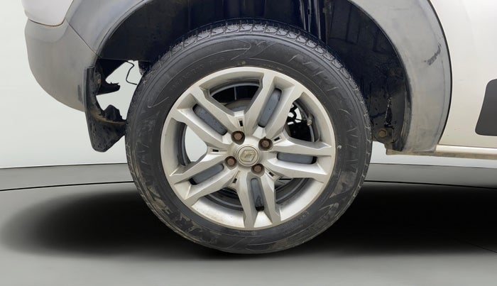 2019 Renault TRIBER RXZ, Petrol, Manual, 55,862 km, Right Rear Wheel