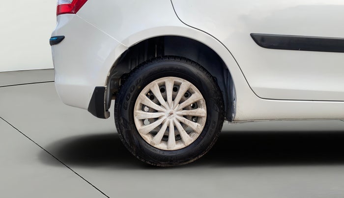2016 Maruti Swift Dzire VDI, Diesel, Manual, 1,17,600 km, Right Rear Wheel
