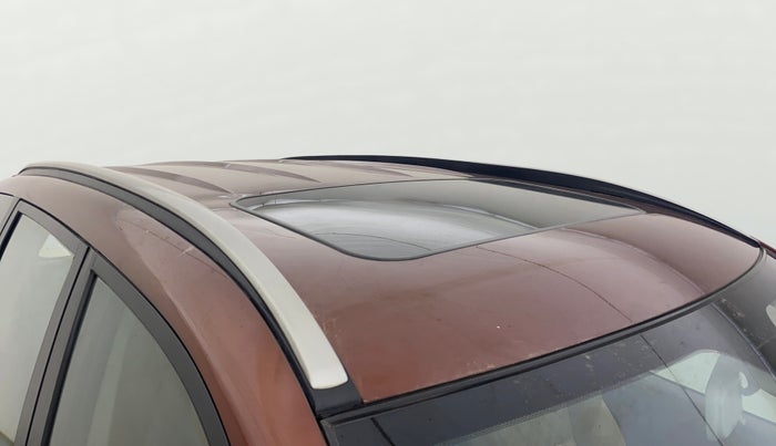 2018 Mahindra XUV500 W11, Diesel, Manual, 52,365 km, Roof