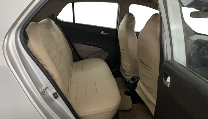 2015 Hyundai Grand i10 SPORTZ 1.2 KAPPA VTVT, Petrol, Manual, 63,362 km, Right Side Rear Door Cabin